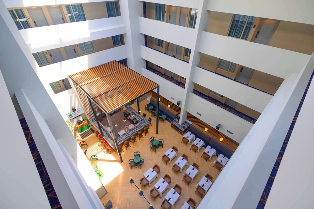 Embassy Suites by Hilton Philadelphia Valley Forge - photo 8