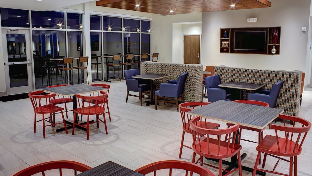 Holiday Inn Express & Suites Spencer by IHG - photo 23