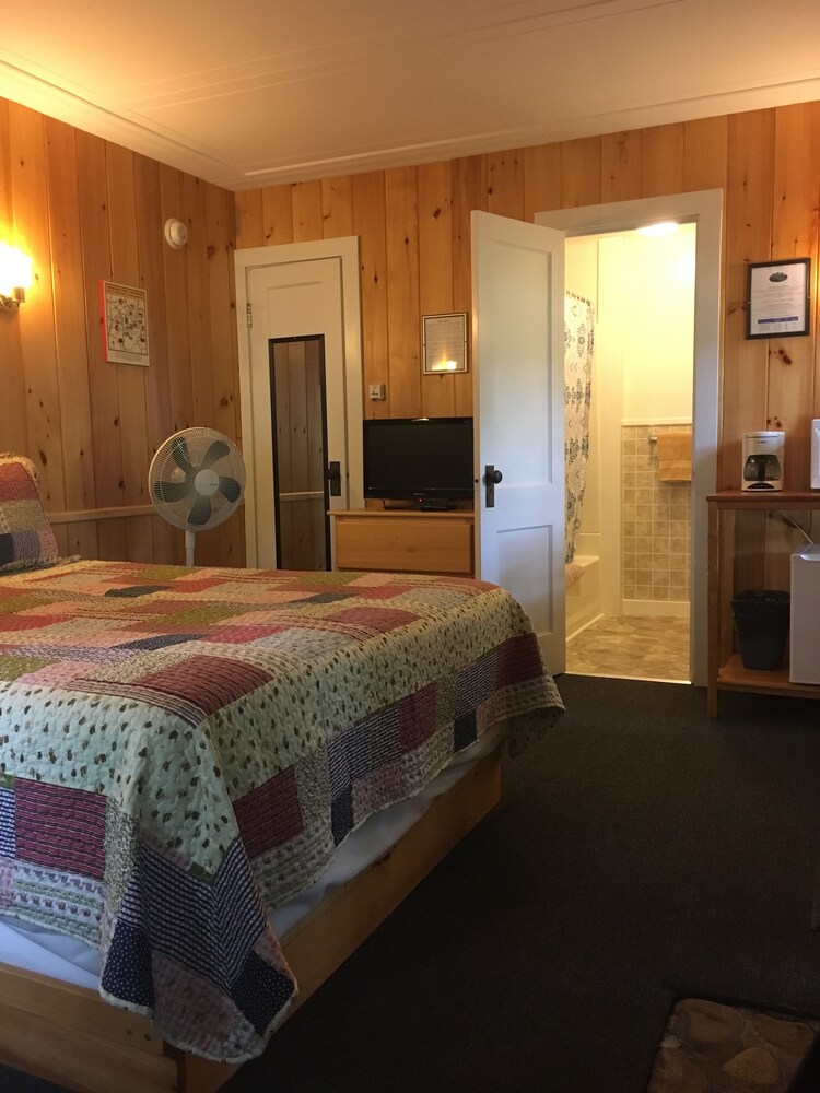 Gilcrest Cottages and Motels - photo 35