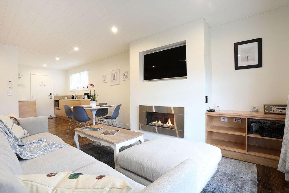 The Lodges At Transport World — 4-Star Luxury Hotel in Invercargill, New Zealand