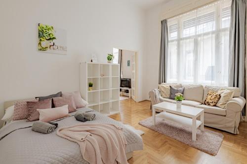 Vintage Home next to Central Market Hall — 4-Star Luxury Hotel in Budapest, Hungary