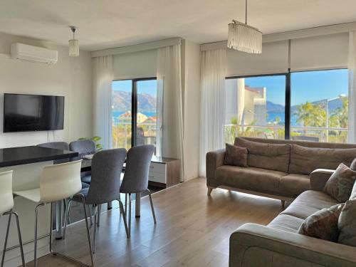 Deniz Manzaral Plaja 100 Metre Luks Daire 3 — 4-Star Luxury Hotel in Marmaris, Turkey