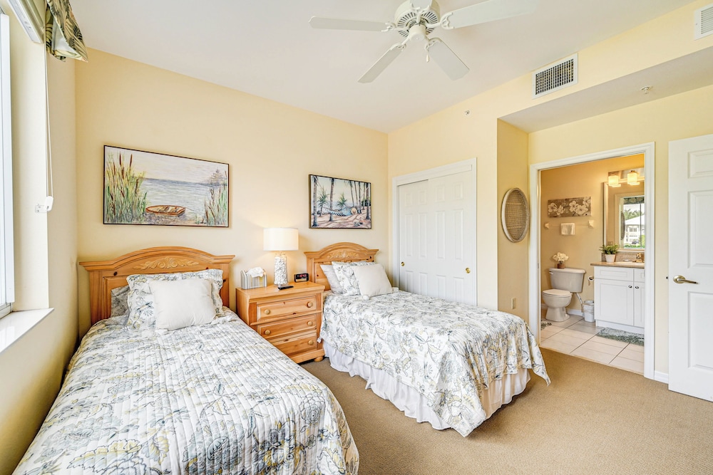 Naples Resort Condo on 2 Championship Golf Courses - photo 20