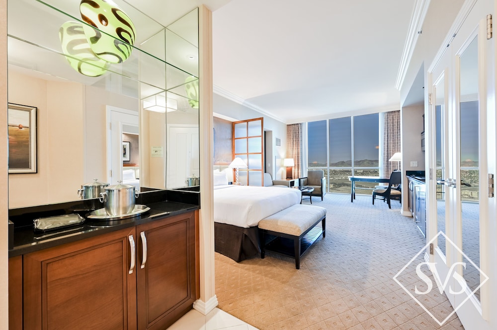 StripViewSuites at Signature - photo 20