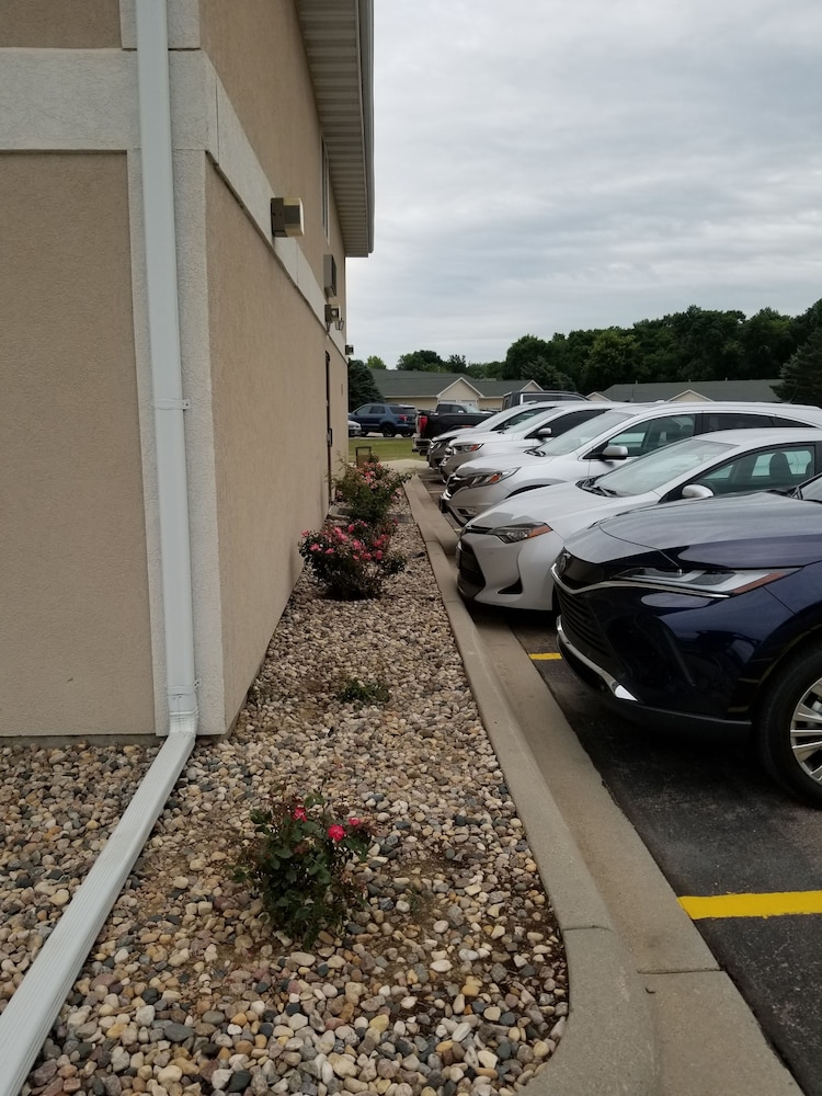 Bilmar Inn & Suites Dell Rapids Near Sioux Falls - photo 230