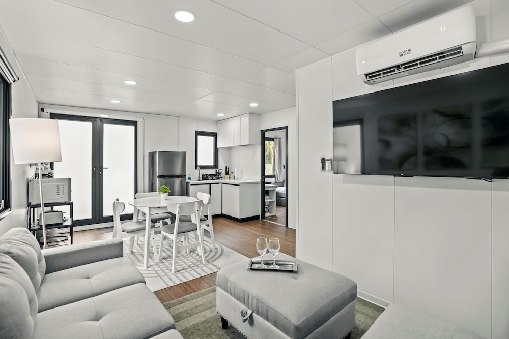 Tiny Homes in Fort Lauderdale — 4-Star Luxury Hotel in Hollywood, United States