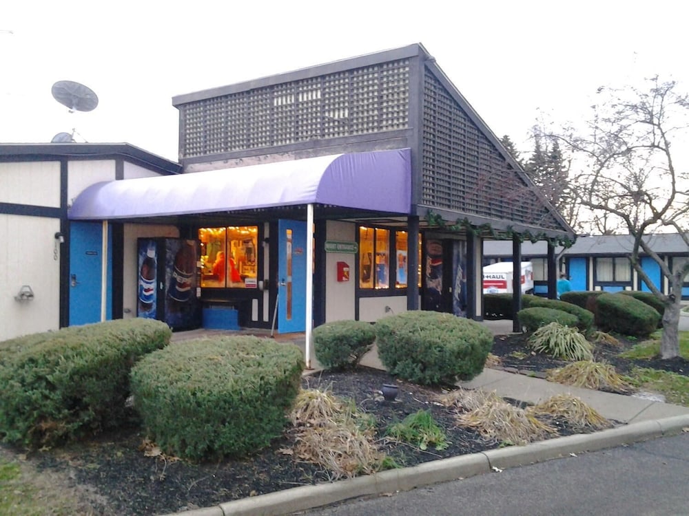 Xenia Country Inn - photo 23
