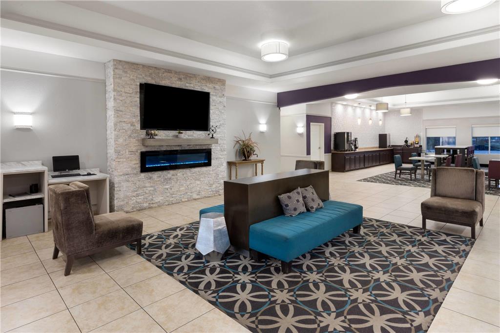 La Quinta Inn & Suites by Wyndham Brownwood - photo 6