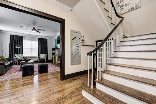 Howes Capitol II Sleek & spacious walk to OU Med — 4-Star Luxury Hotel in Oklahoma City, United States