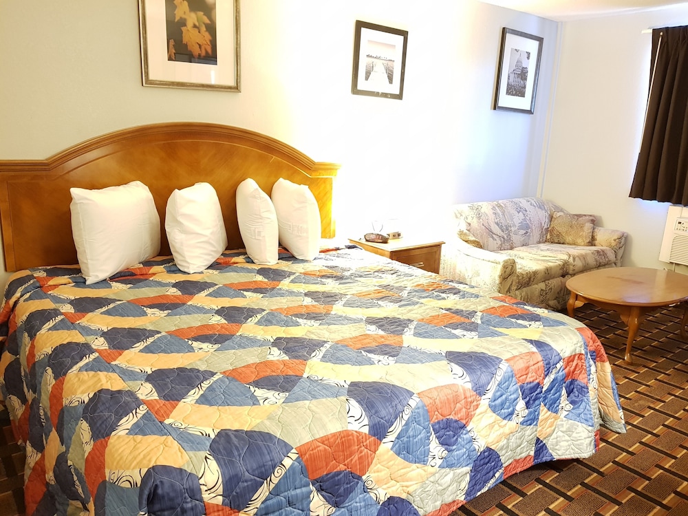 Le Mars Inn & Suites - photo 13
