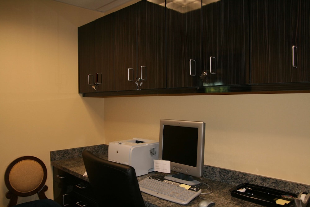 Hampton Inn & Suites McAlester - photo 19