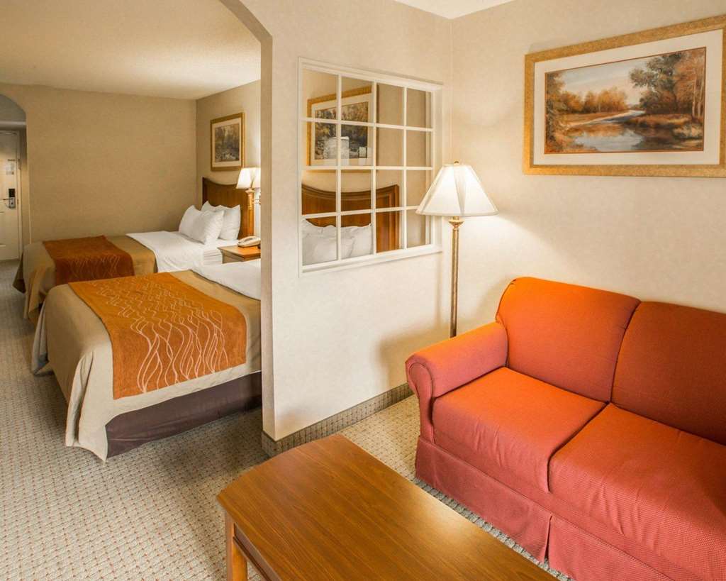 Rodeway Inn & Suites Cherokee On the River - photo 22