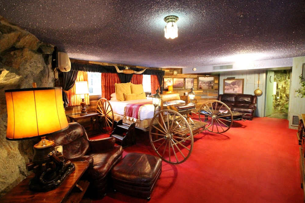Madonna Inn - photo 67