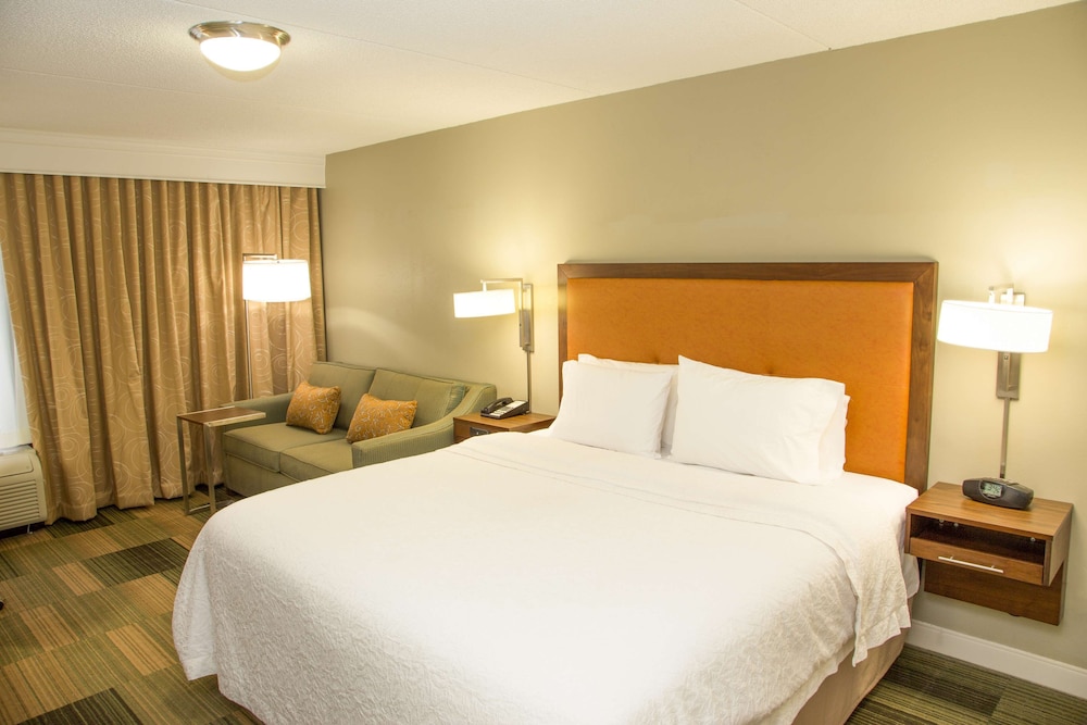 Hampton Inn & Suites Albany Downtown - photo 25