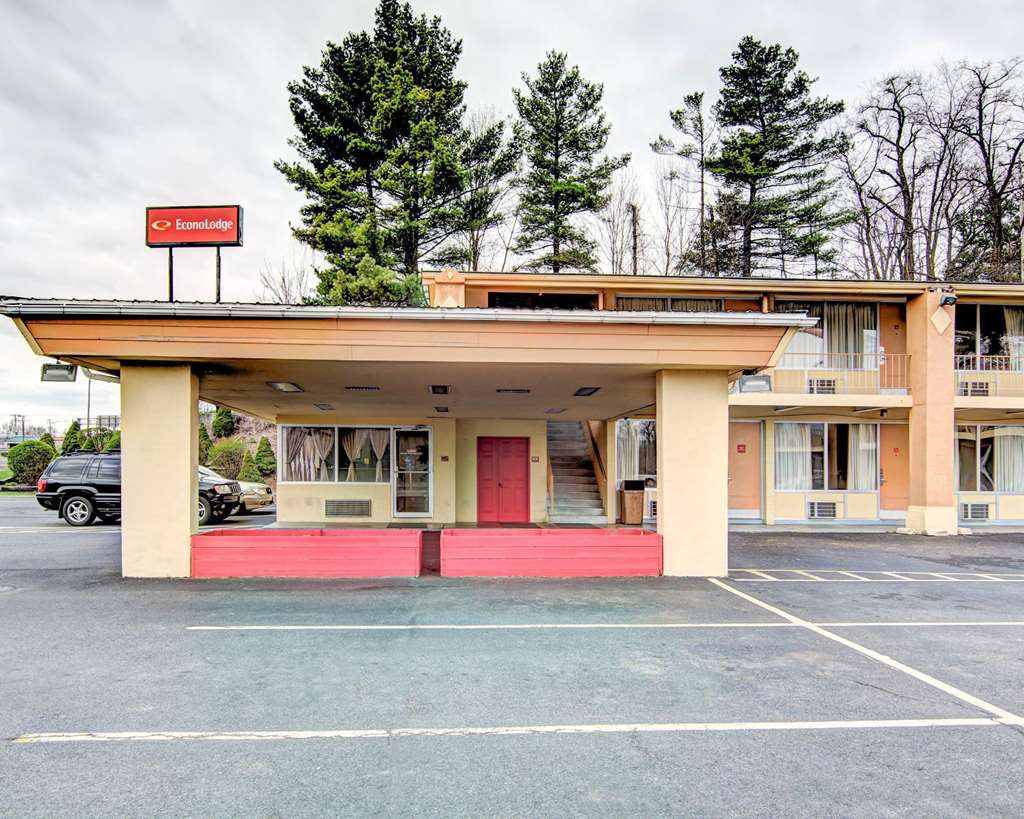 Econo Lodge Wytheville I 77 & I 81 - photo 2
