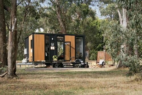 Charmingly Tiny by Tiny Away - carbon neutral hotel in Creswick