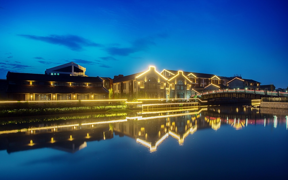 Lin Yin Art Hotel Shanghai PVG Airport Disneyland Free Shuttle — 4-Star Luxury Hotel in Shanghai, People's Republic of China