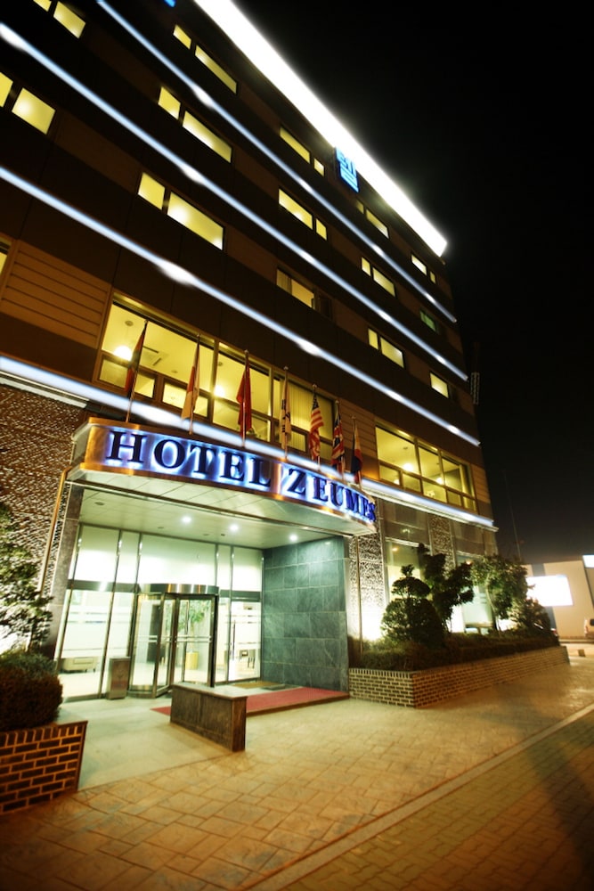 Incheon Airport Hotel Zeumes in Incheon, South Korea