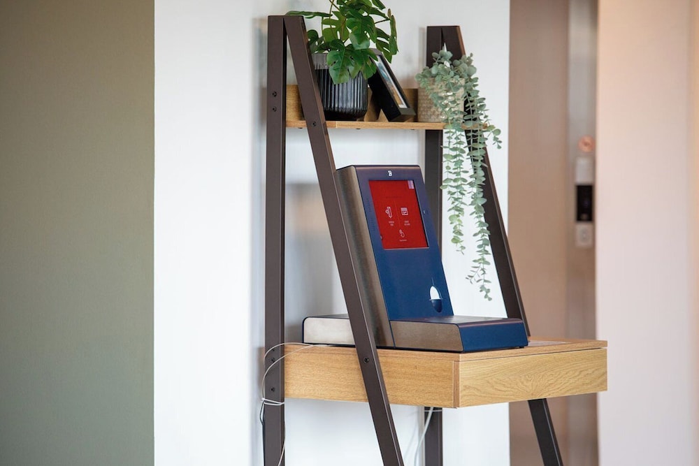 Check-in/check-out kiosk