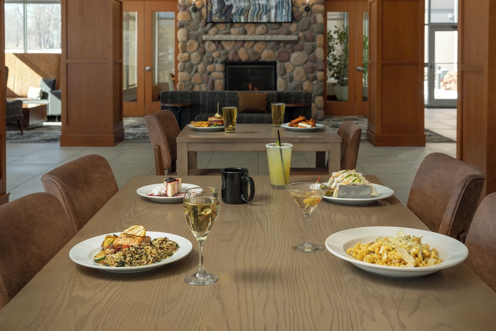 Hilton Garden Inn Cedar Falls - photo 40