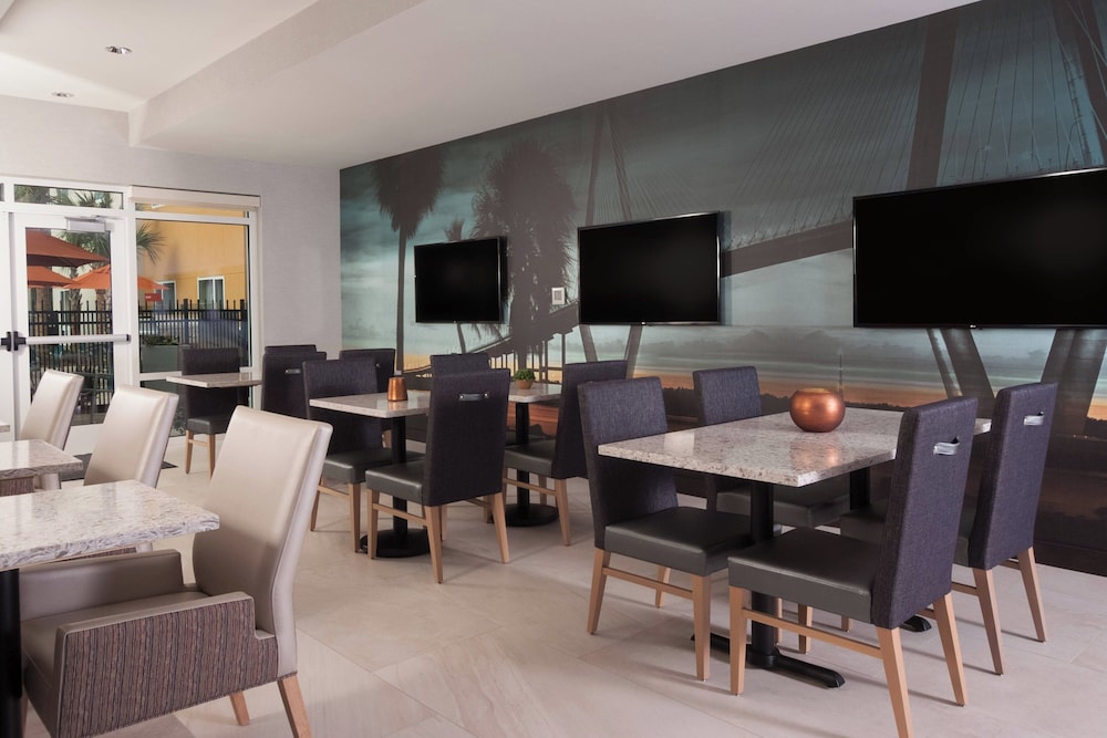 TownePlace Suites Charleston Airport Convention Center - photo 36