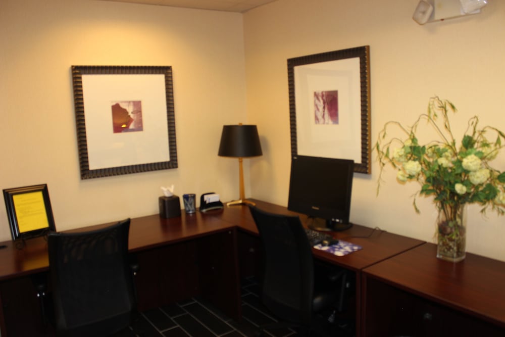 Holiday Inn Express Atlanta Emory University Area by IHG - photo 37