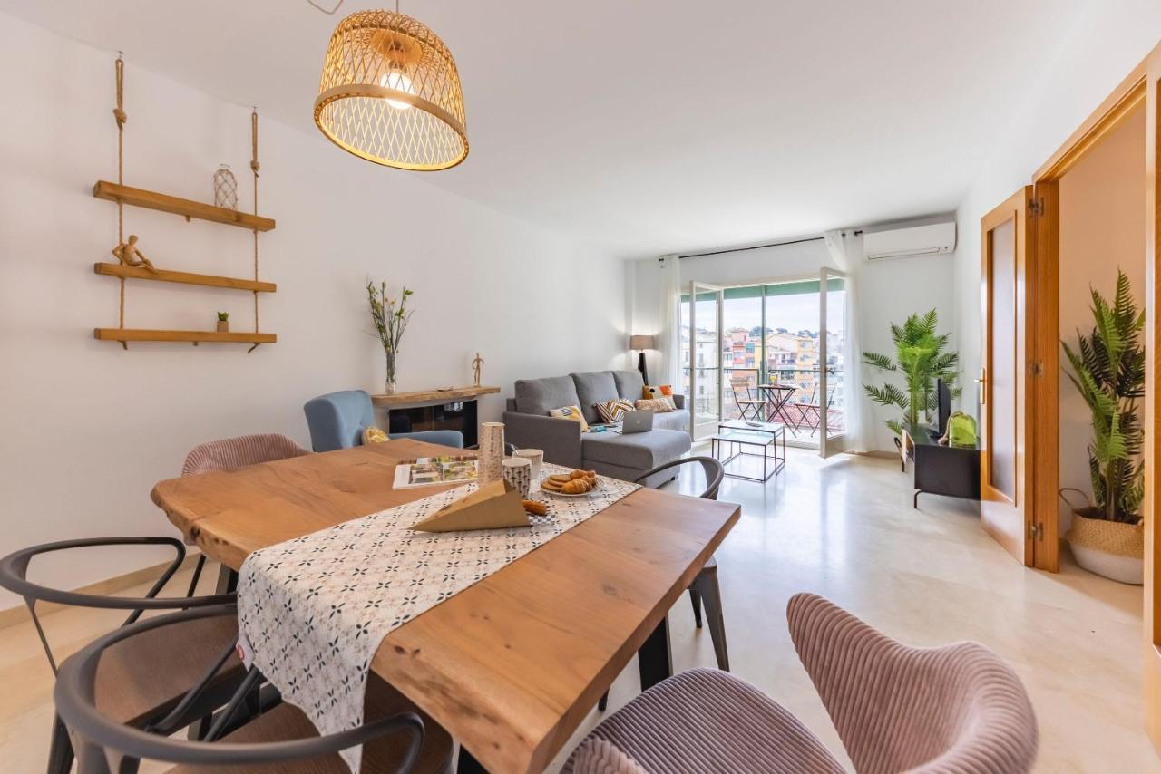 Bravissimo Placa de la Independencia Morning Sun — 4-Star Luxury Hotel in Girona, Spain