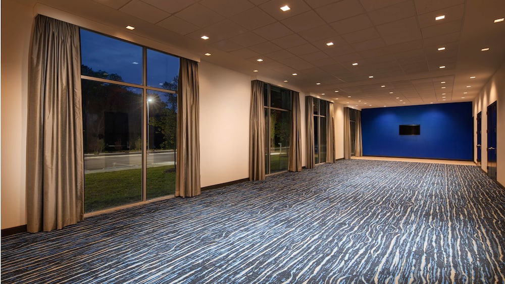 GLō Best Western Nashville Airport - photo 19