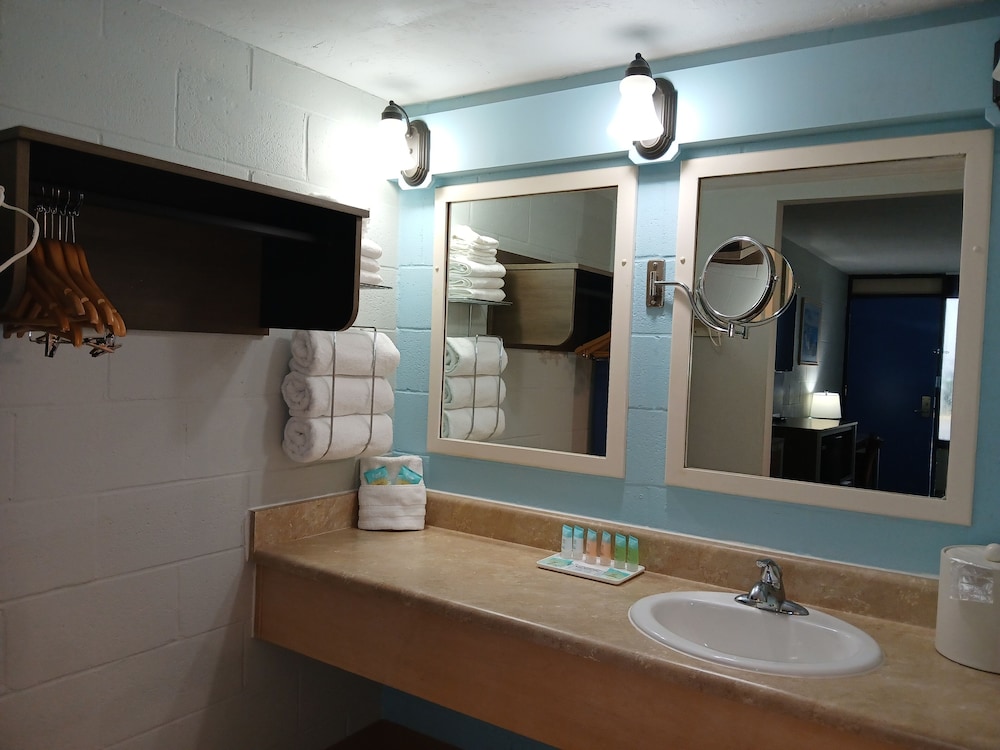 Buccaneer Inn - photo 82