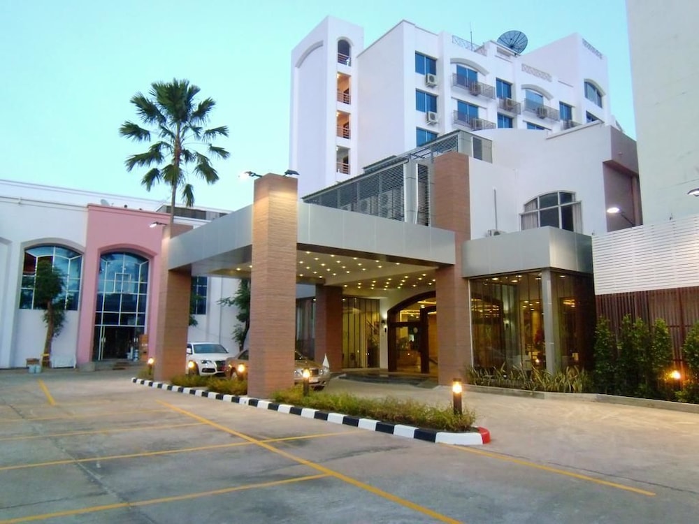 Mayflower Grande Hotel Phitsanulok in Phitsanulok, Thailand