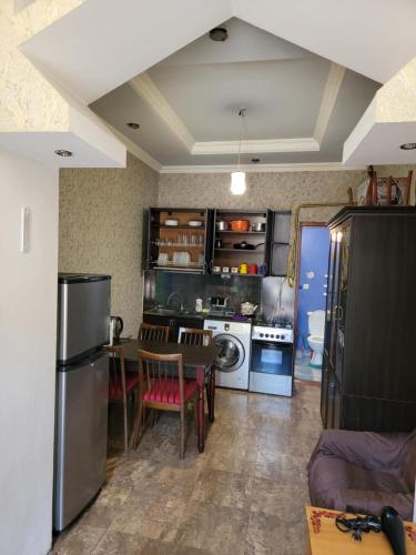 Apartment On Leonidze 18