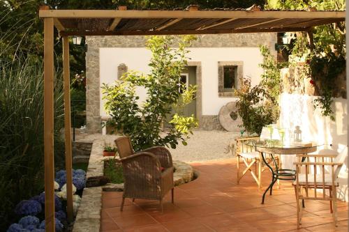 Casa Burra — 4-Star Luxury Hotel in Colares, Portugal