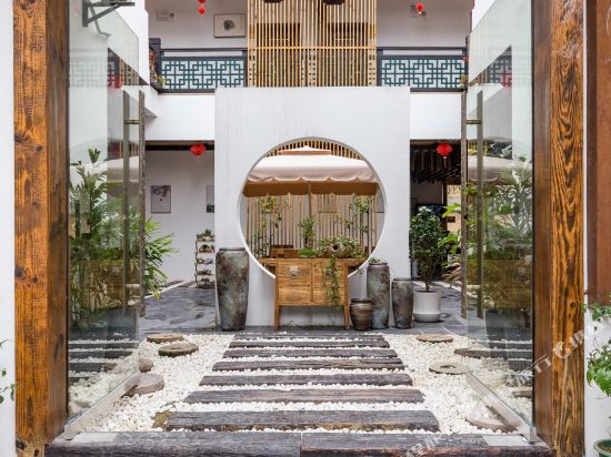 Pusu Inn - carbon neutral hotel in Unknown City