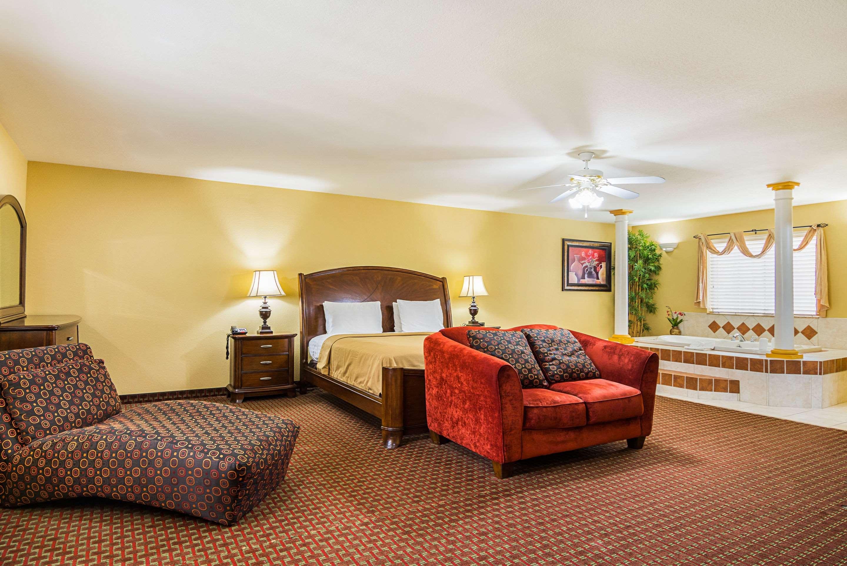 Bryant Inn & Suites - photo 24