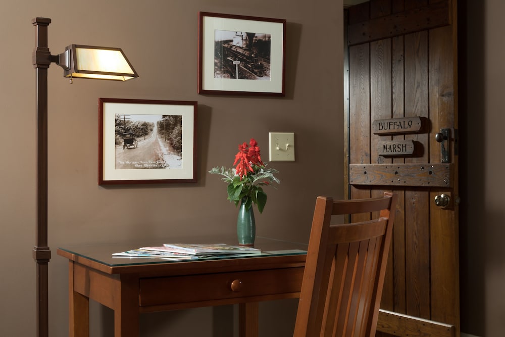 Lake Pointe Inn - photo 13