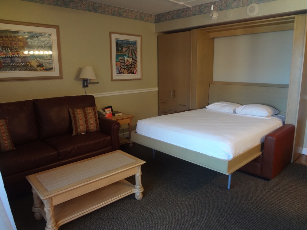 Lighthouse Cove Resort - photo 2