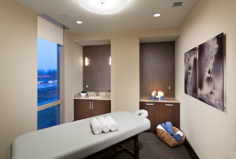 Global Luxury Suites At Hidden Creek - photo 6