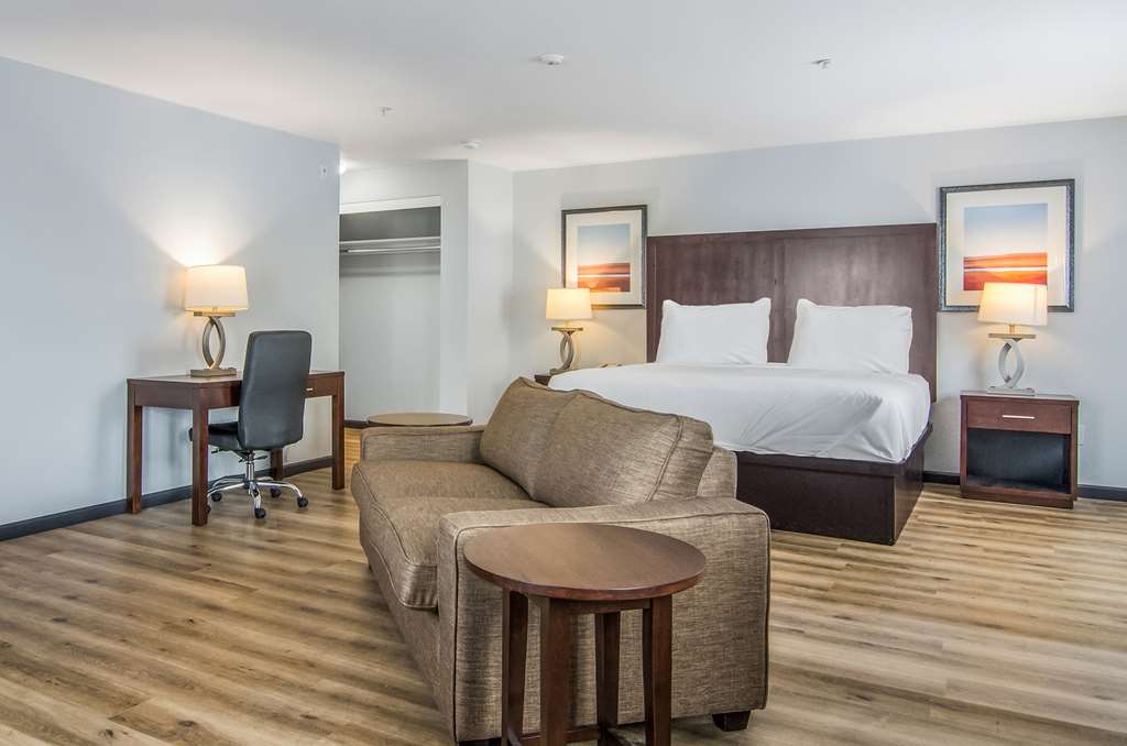 Red Lion Inn & Suites Des Moines - photo 22