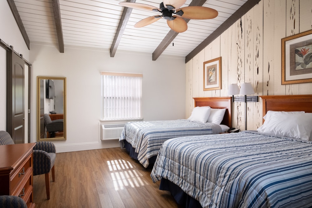 Suwannee Gables Motel and Marina - photo 9