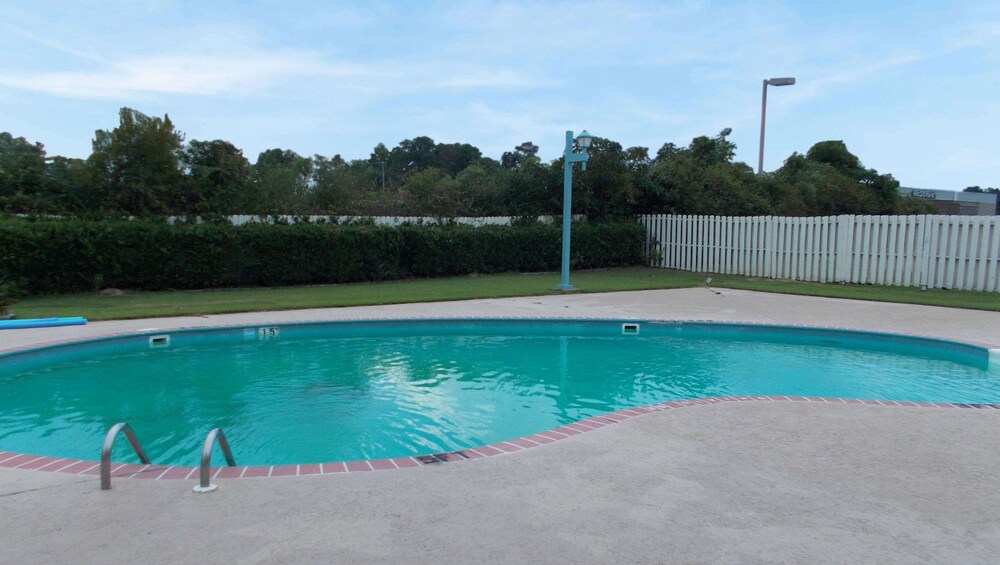 Magnuson Hotel Hattiesburg - photo 28