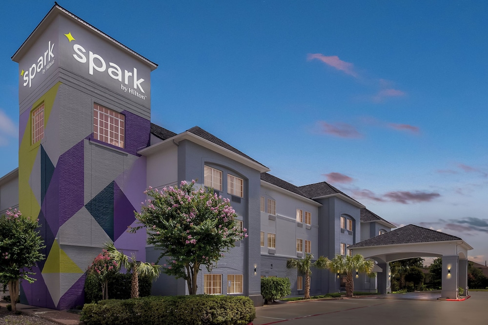 Spark by Hilton Missouri City - photo 48