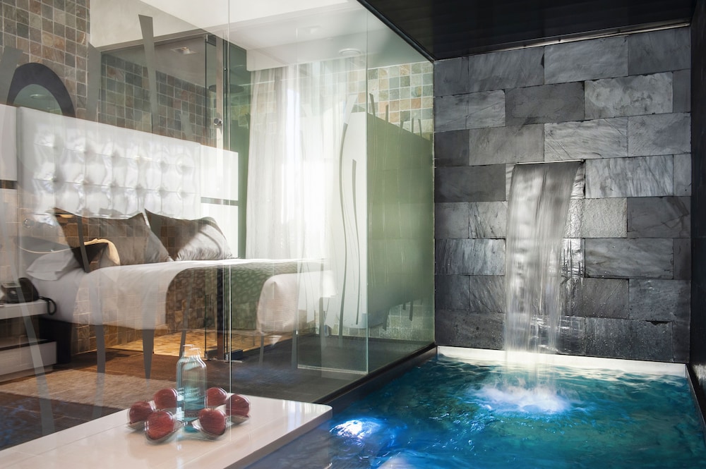 Suites Natura Mas Tapiolas — 4-Star Luxury Hotel in Santa Cristina D'aro, Spain