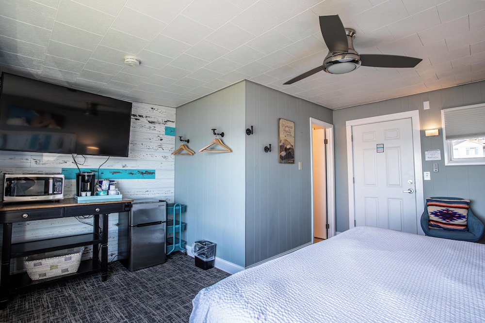 Beachfront Inn - photo 23