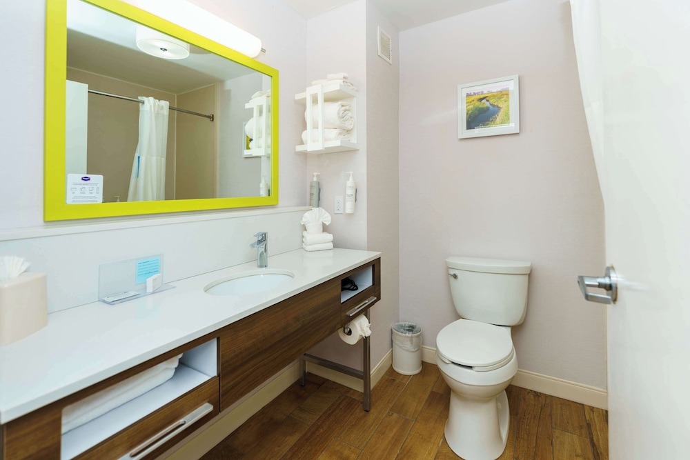 Hampton Inn Garden City - photo 20