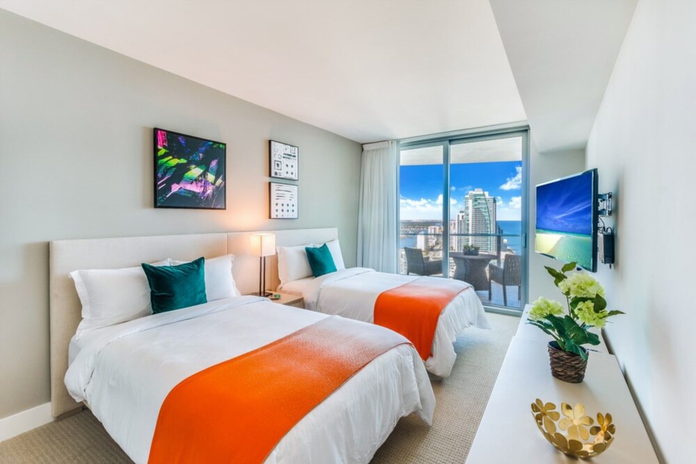 Contemporary Beach Resort Condos - photo 10