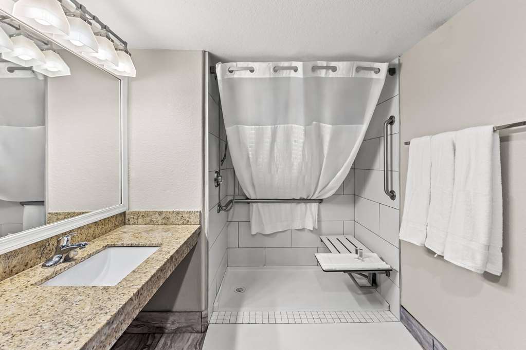 Days Inn by Wyndham Buckeye - photo 23