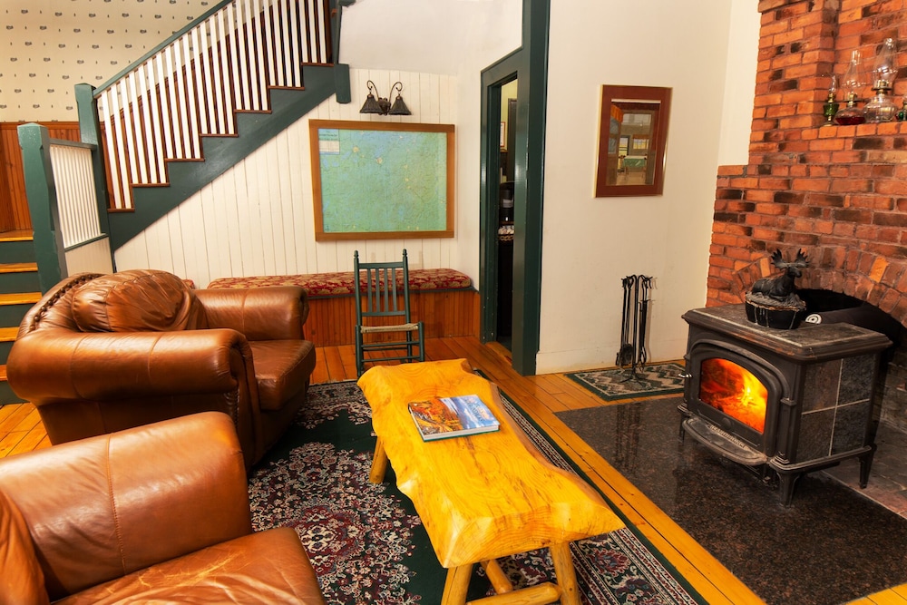 Trail's End Inn - photo 2