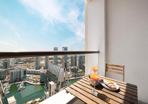 Luxury Beachfront 2Bd Apt Shams JBR — 4-Star Luxury Hotel in Dubai, United Arab Emirates