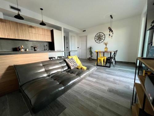 Yellow Uptown 70 Fiera Milano — 4-Star Luxury Hotel in Pero, Italy