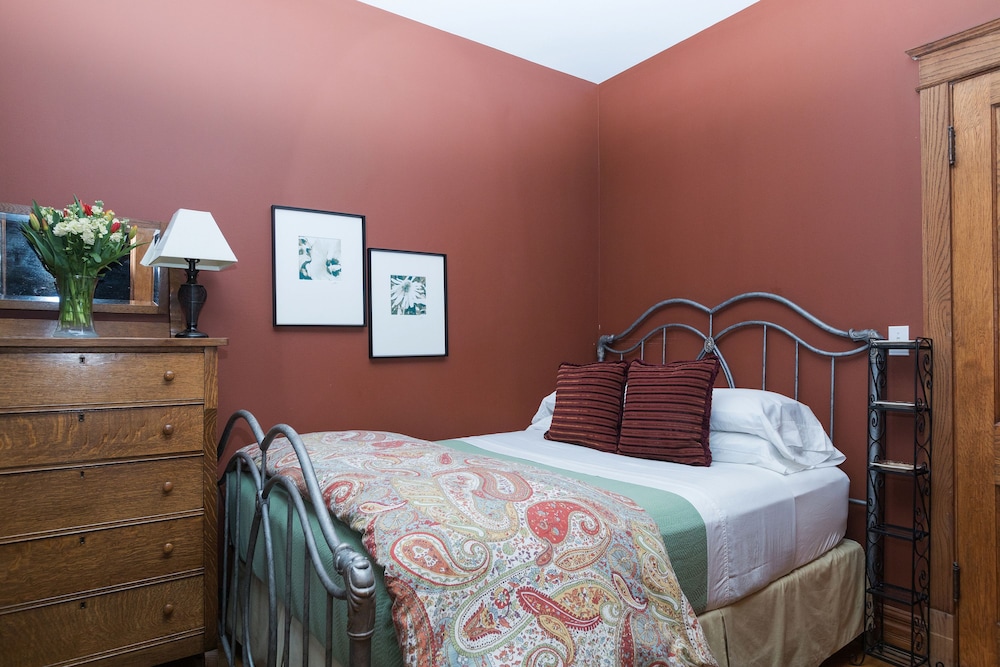 Chicago Guest House Wrigleyville - photo 2